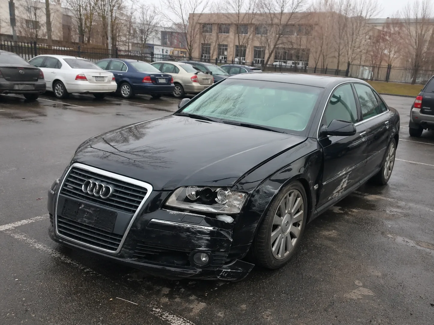 Audi A8 - пример выкупленного авто после ДТП