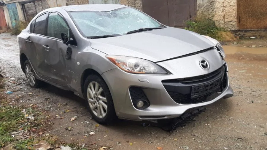 Mazda 3 2013 - пример автомобиля, выкупленного в Нижнем Тагиле