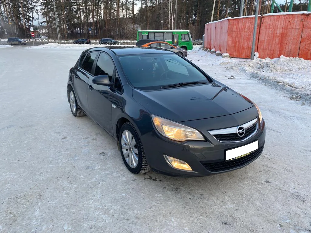 Opel Astra J 2012 - пример автомобиля, выкупленного в Екатеринбурге
